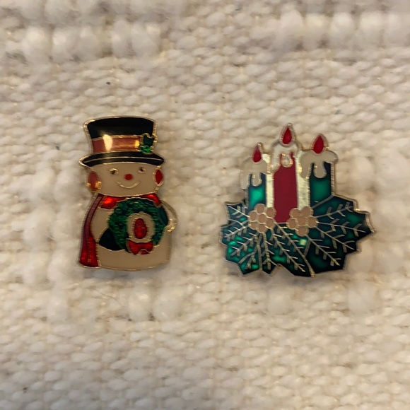 Jewelry - 2 vintage Christmas pins